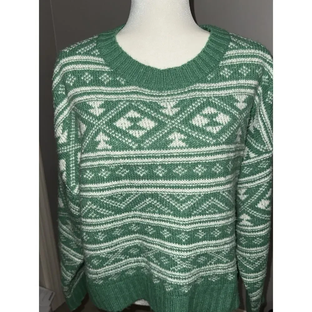 American Eagle Green Fair Isle Sweater Crewneck Snowdrift Warm Cozy Large St Pat
